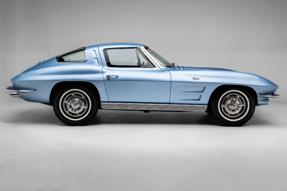 1963 Chevrolet Corvette Split-Window Coupe side profile, listed for sale at Saratoga Motorcar Auction